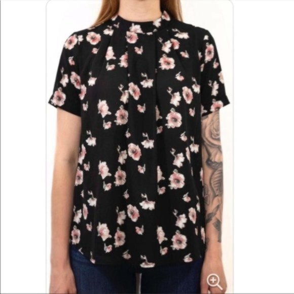 🎉4 for $20 🎉 Urban Outfitters Sienna Sky Floral Loose Fit Top size small - Picture 7 of 7